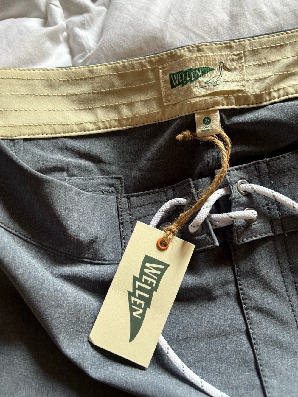 Wellen Men’s Athletic Shorts in Charcoal Gray